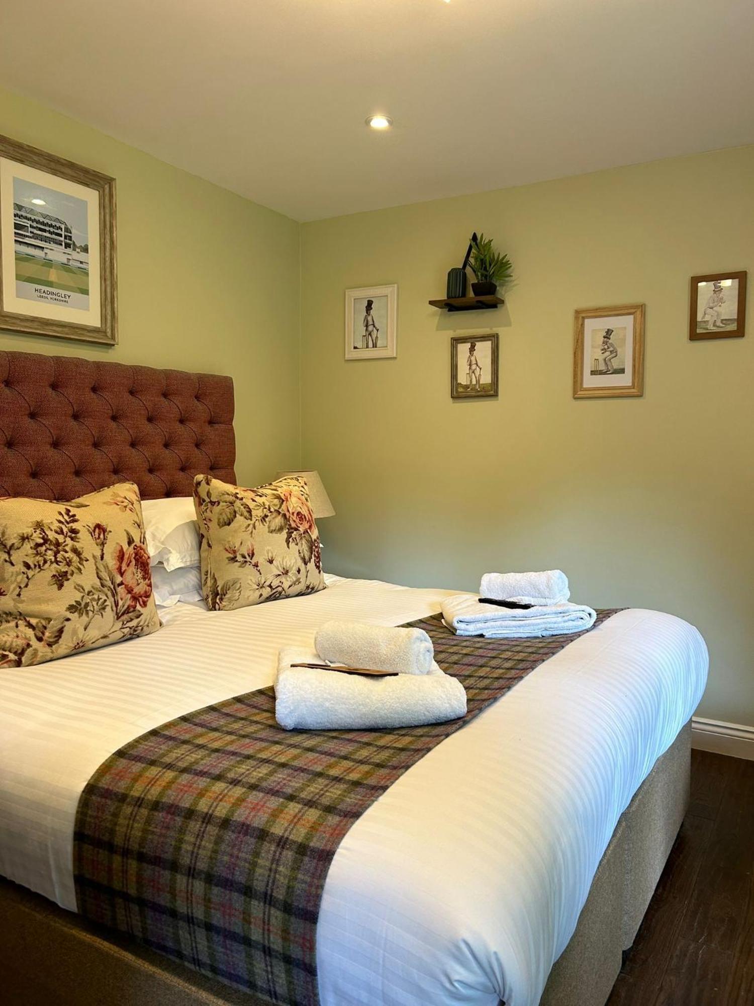 The Thomas Lord Hotell West Meon Exteriör bild