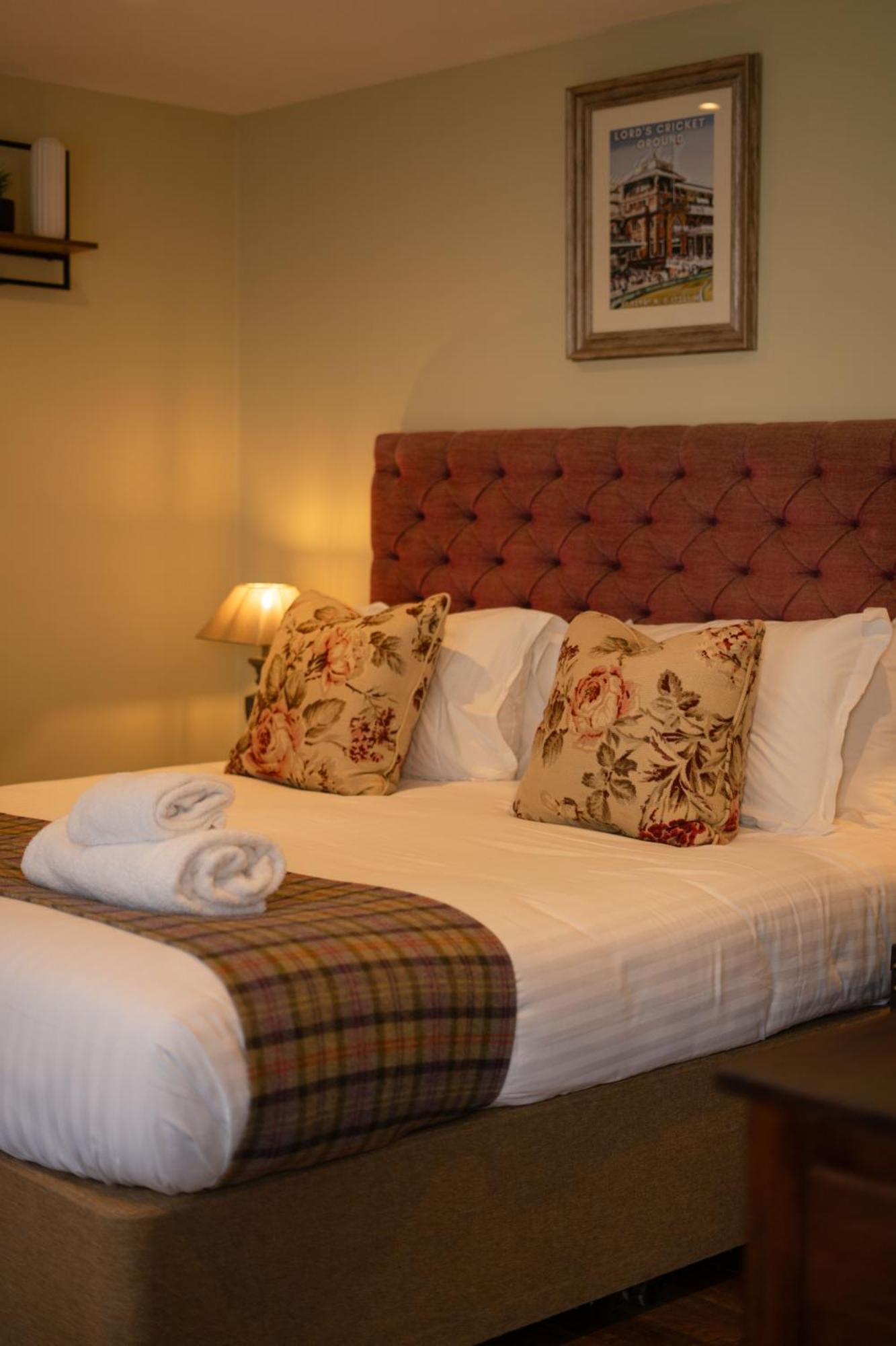The Thomas Lord Hotell West Meon Exteriör bild