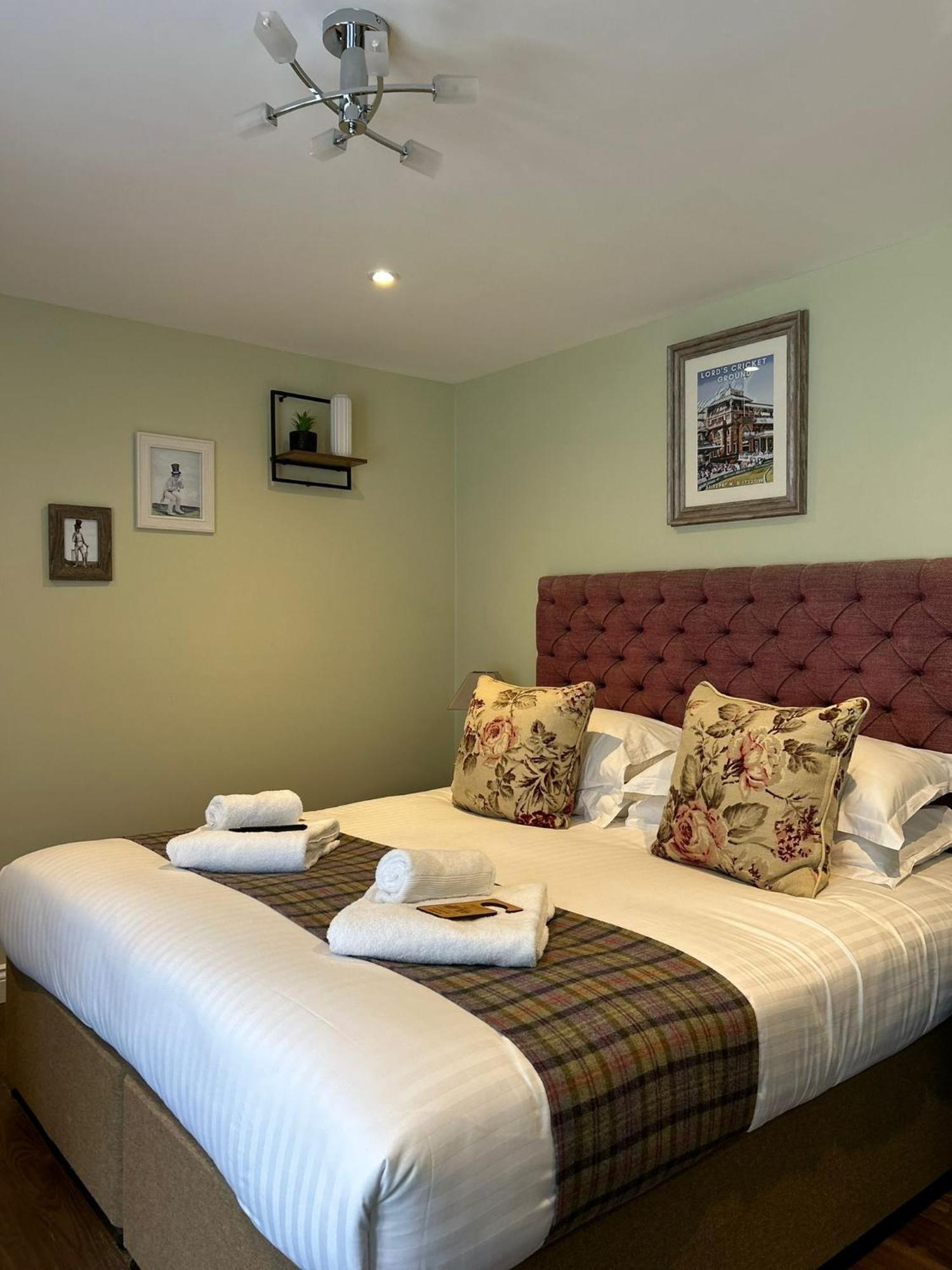 The Thomas Lord Hotell West Meon Exteriör bild